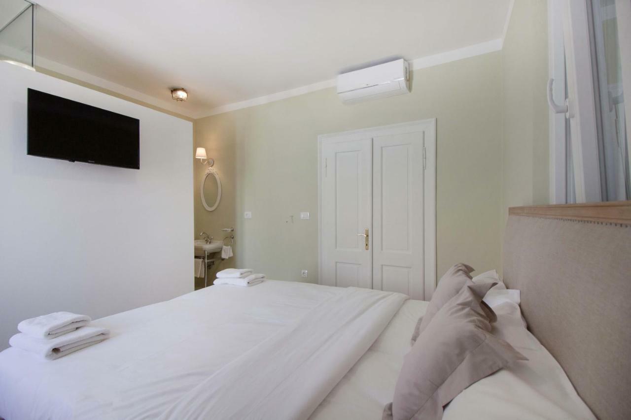 Bed&Breakfast Murterski Dvori Buitenkant foto